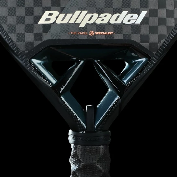 Bullpadel Vertex 04 Hybrid 25 padelütő